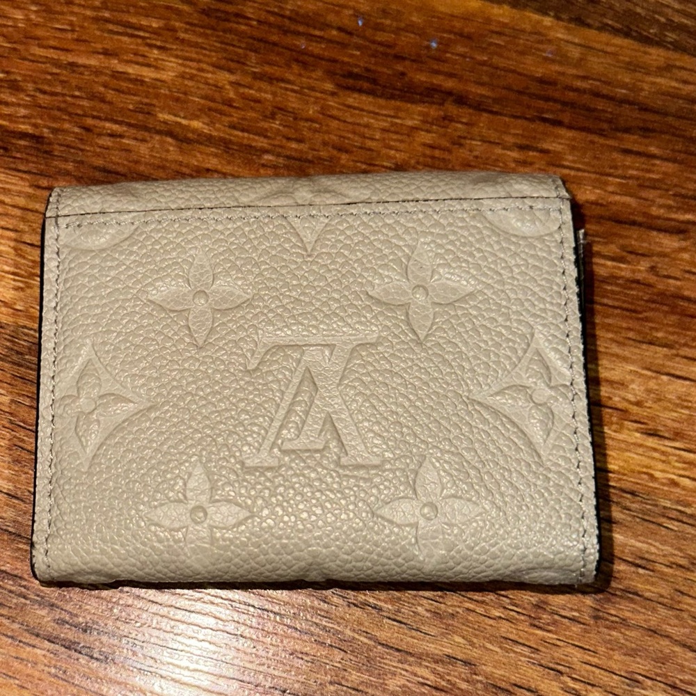 Louis Vuitton Small Beige Zoe Empreinte Wallet - Picture 3 of 11